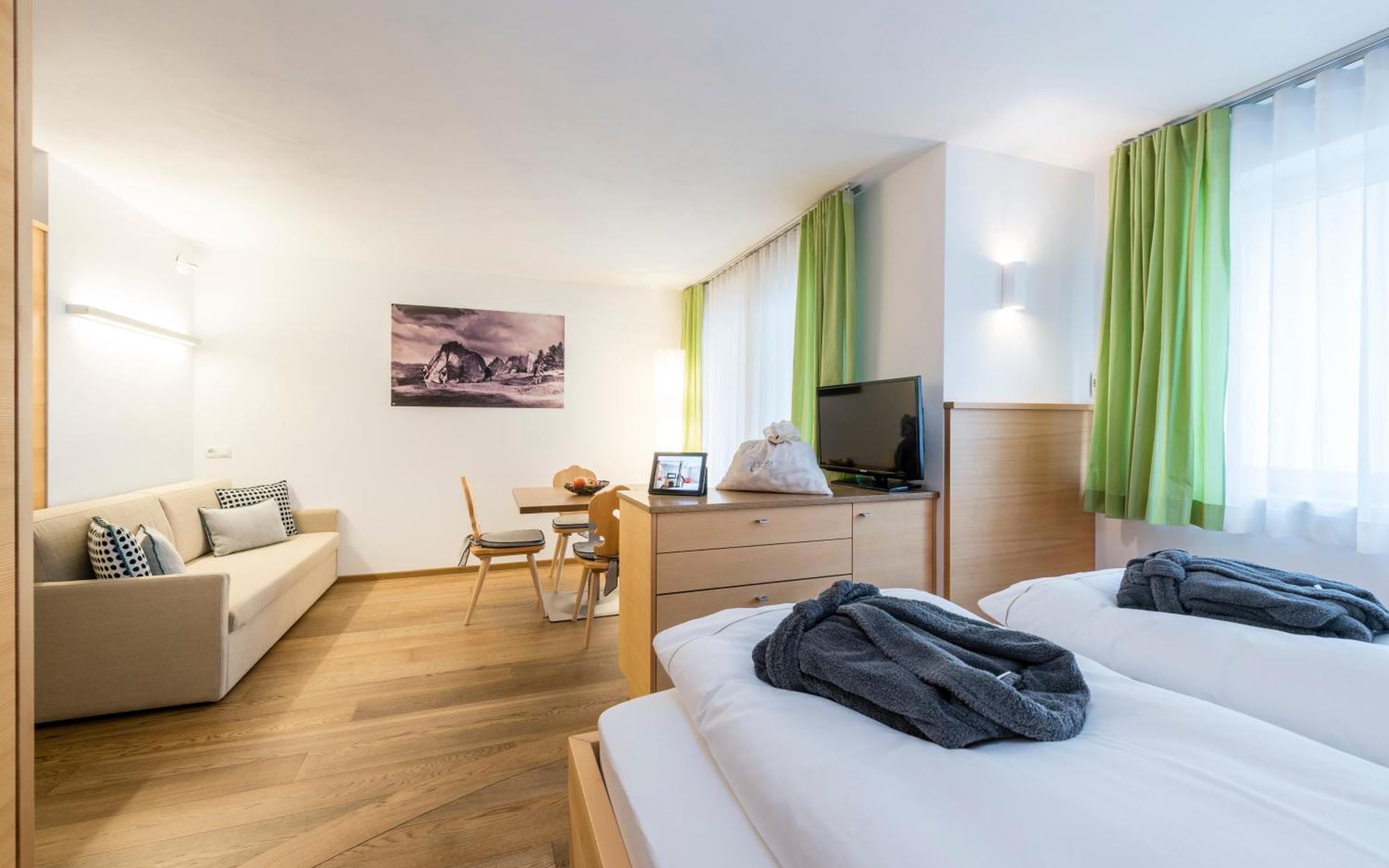 Avita - Suites To Relax Ortisei Eksteriør bilde