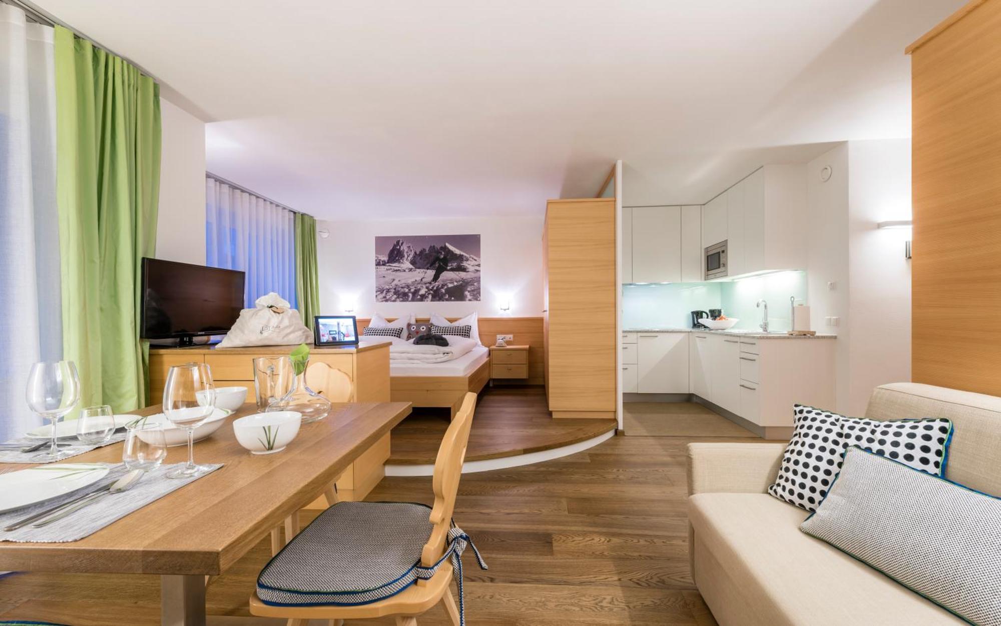 Avita - Suites To Relax Ortisei Eksteriør bilde