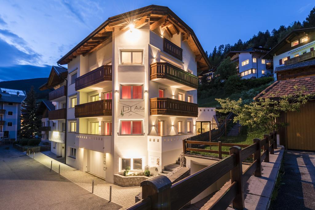 Avita - Suites To Relax Ortisei Eksteriør bilde